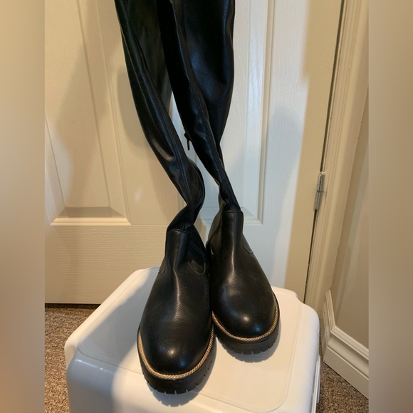 Thigh high black boots - Picture 2 of 4